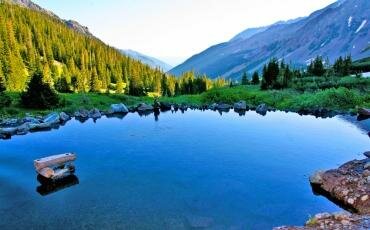 Enjoy a Unique Dating Adventure: Visit One of Colorado`s Hot Springs!