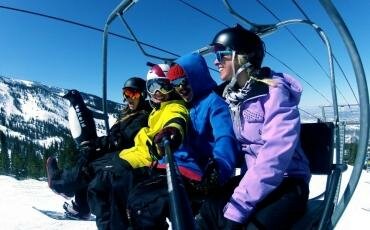 How To Date A Skier Girl